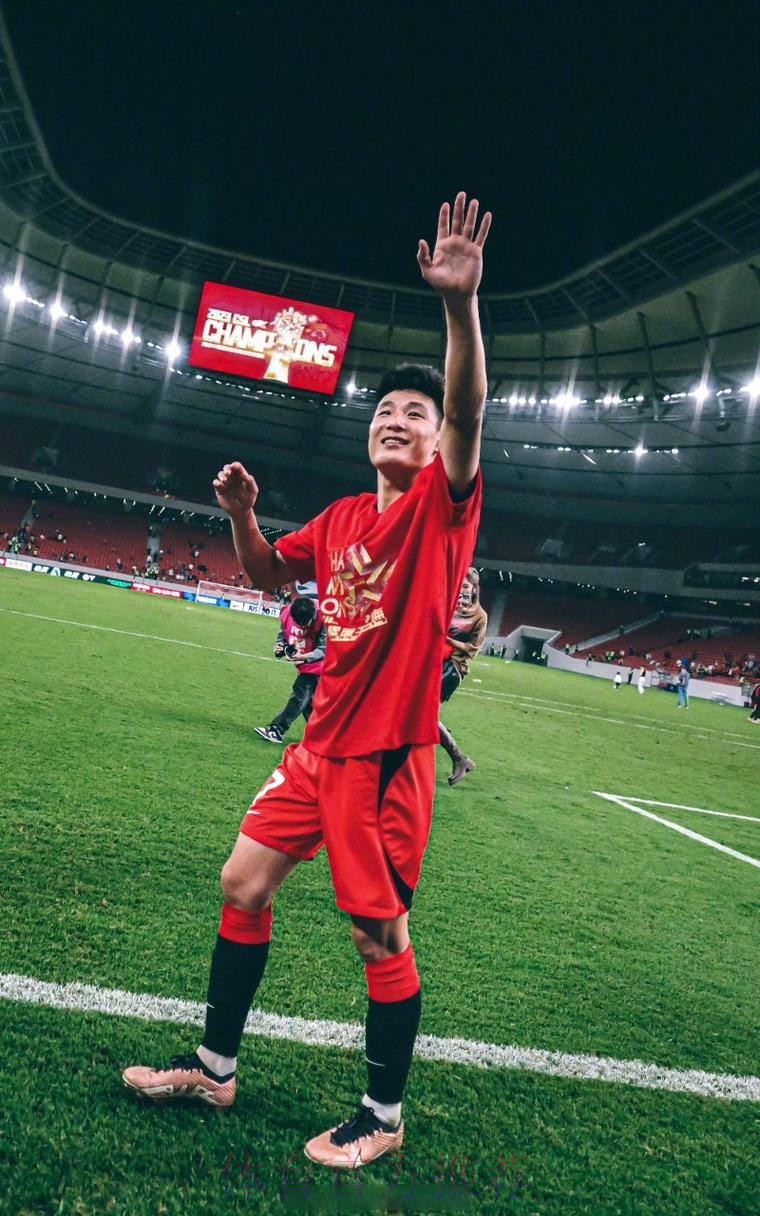 午间新闻速递: 骑士逆转绿军 武磊当选首轮最佳